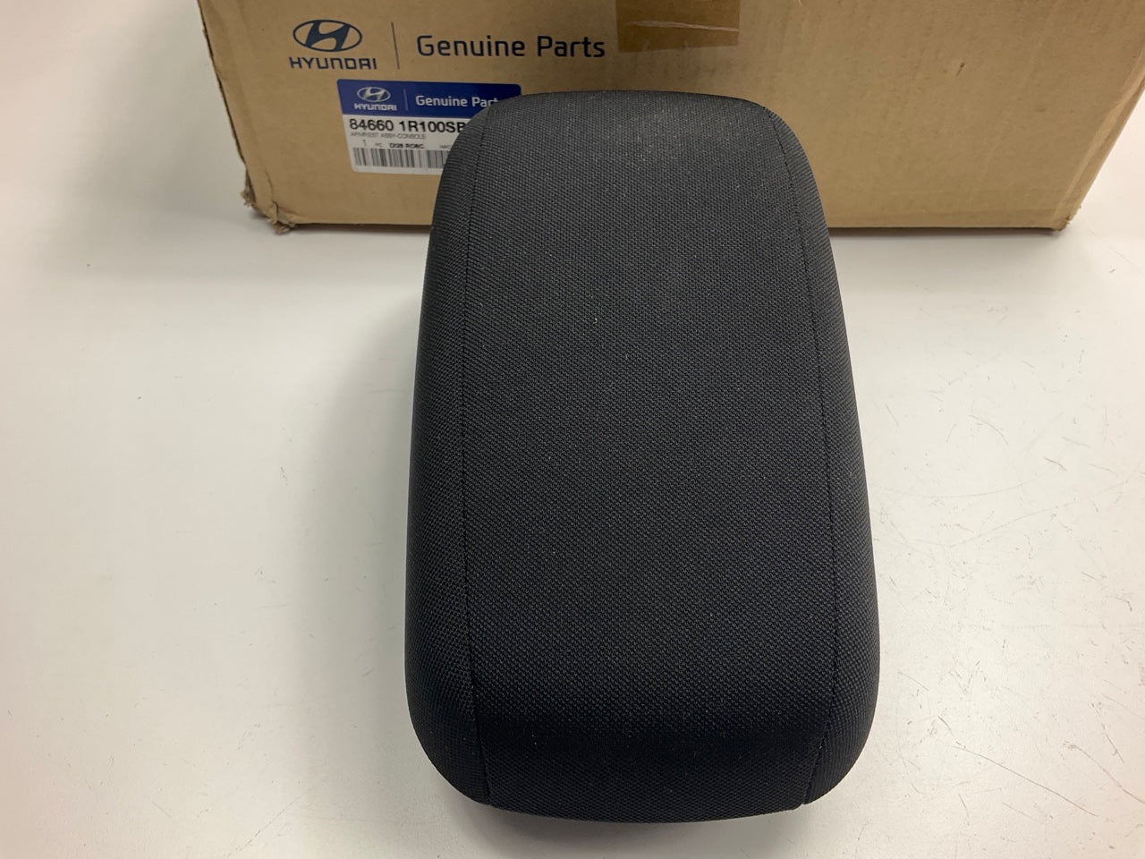 NEW Center Console Armrest Lid Cover OEM For 12-14 Hyundai Accent 846601R100SBC