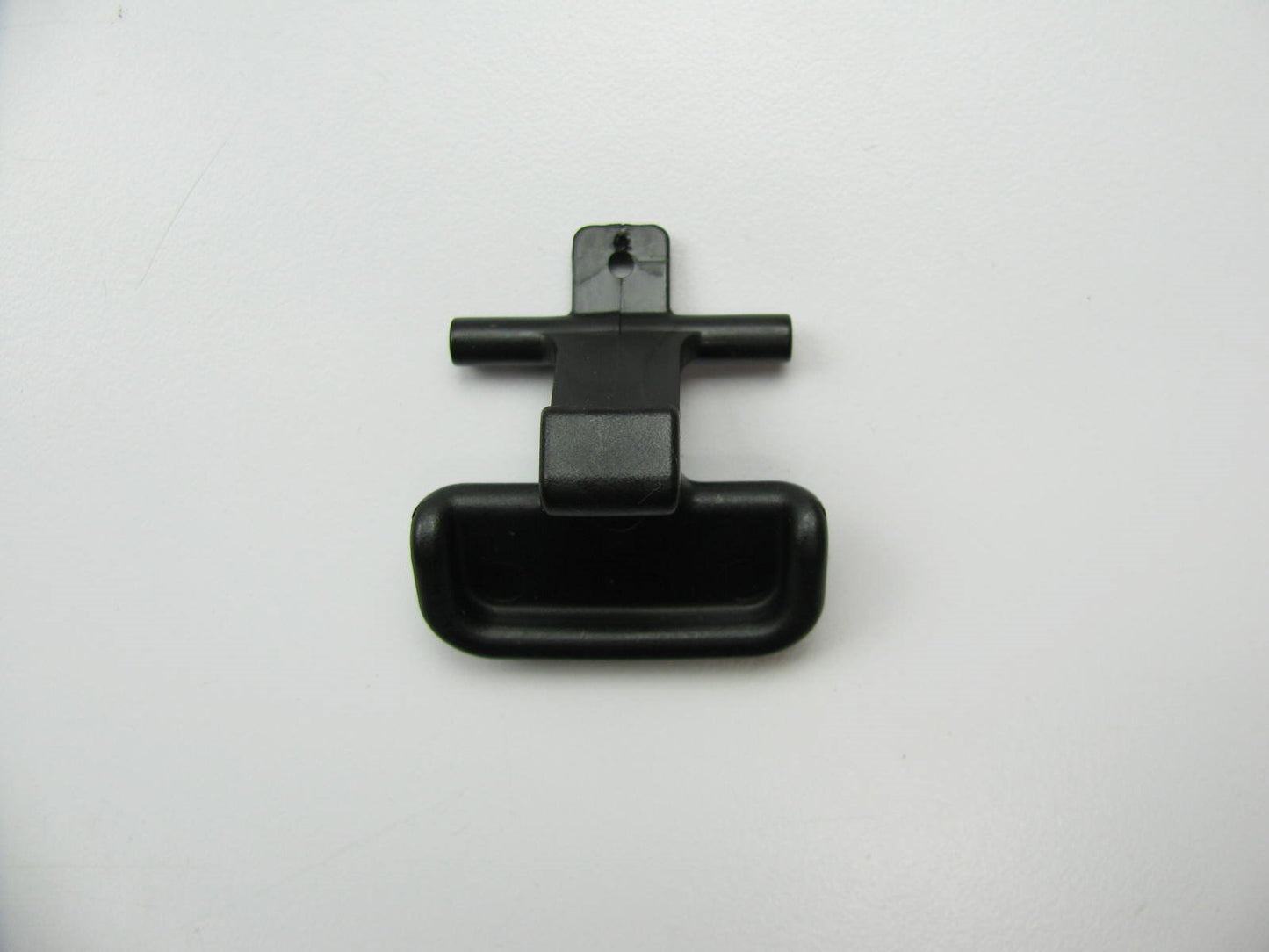New OEM Armrest Lower Latch Black OEM For 2009-10 Hyundai Sonata 846623K000HZ