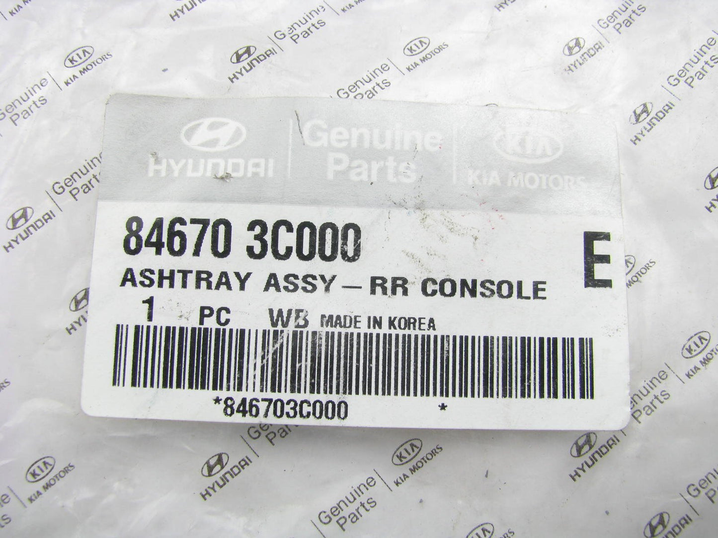 NEW - OEM Rear Console Ash Tray For 2001-2005 Hyundai Sonata  846703C000