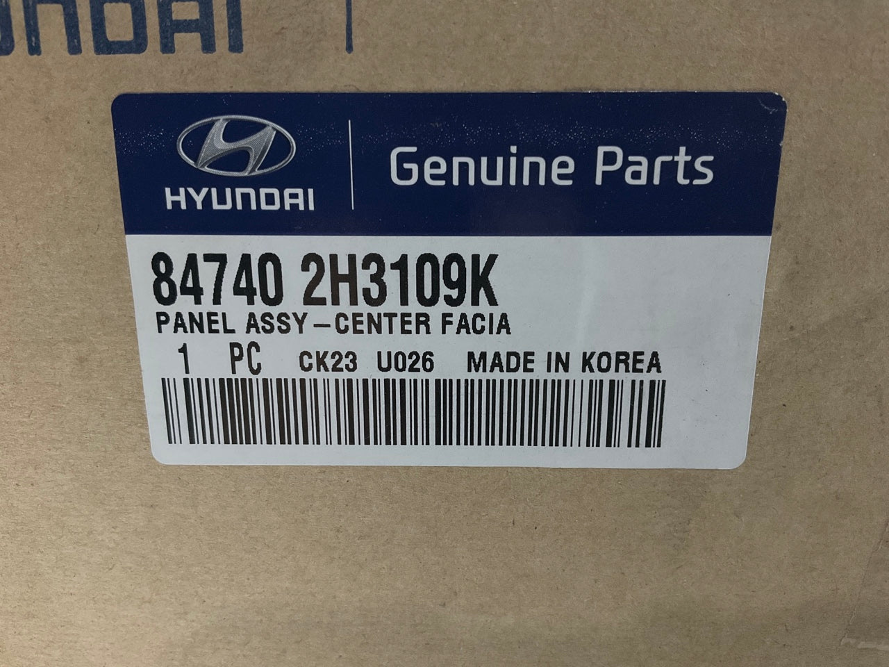 NEW - OEM 847402H3109K Radio Center Panel Facia Trim For 2008-10 Hyundai Elantra