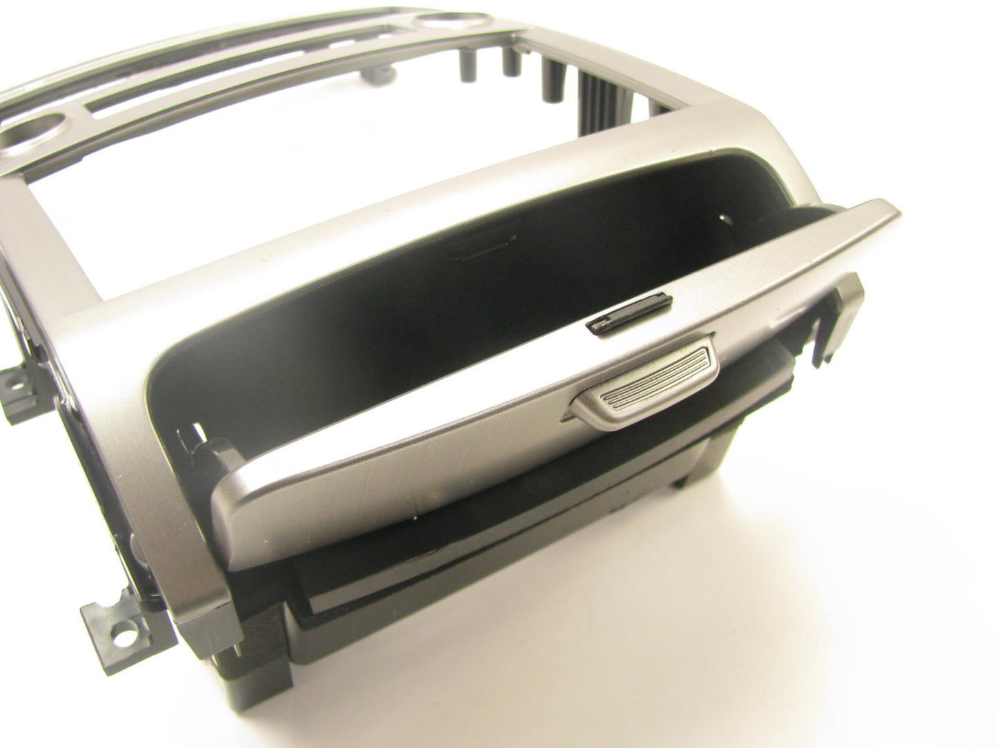 New OEM Premium Audio Radio Trim Bezel 847403J555BP For 2007-08 Hyundai Veracruz