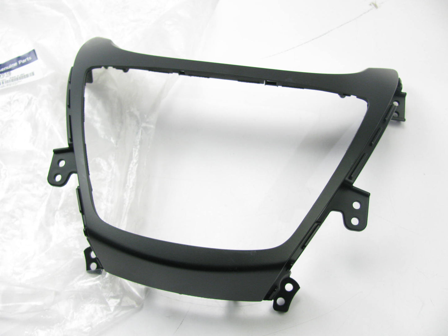 NEW - OEM Center Radio Trim Bezel 847403Y010 For 2013 Hyundai Elantra US Built