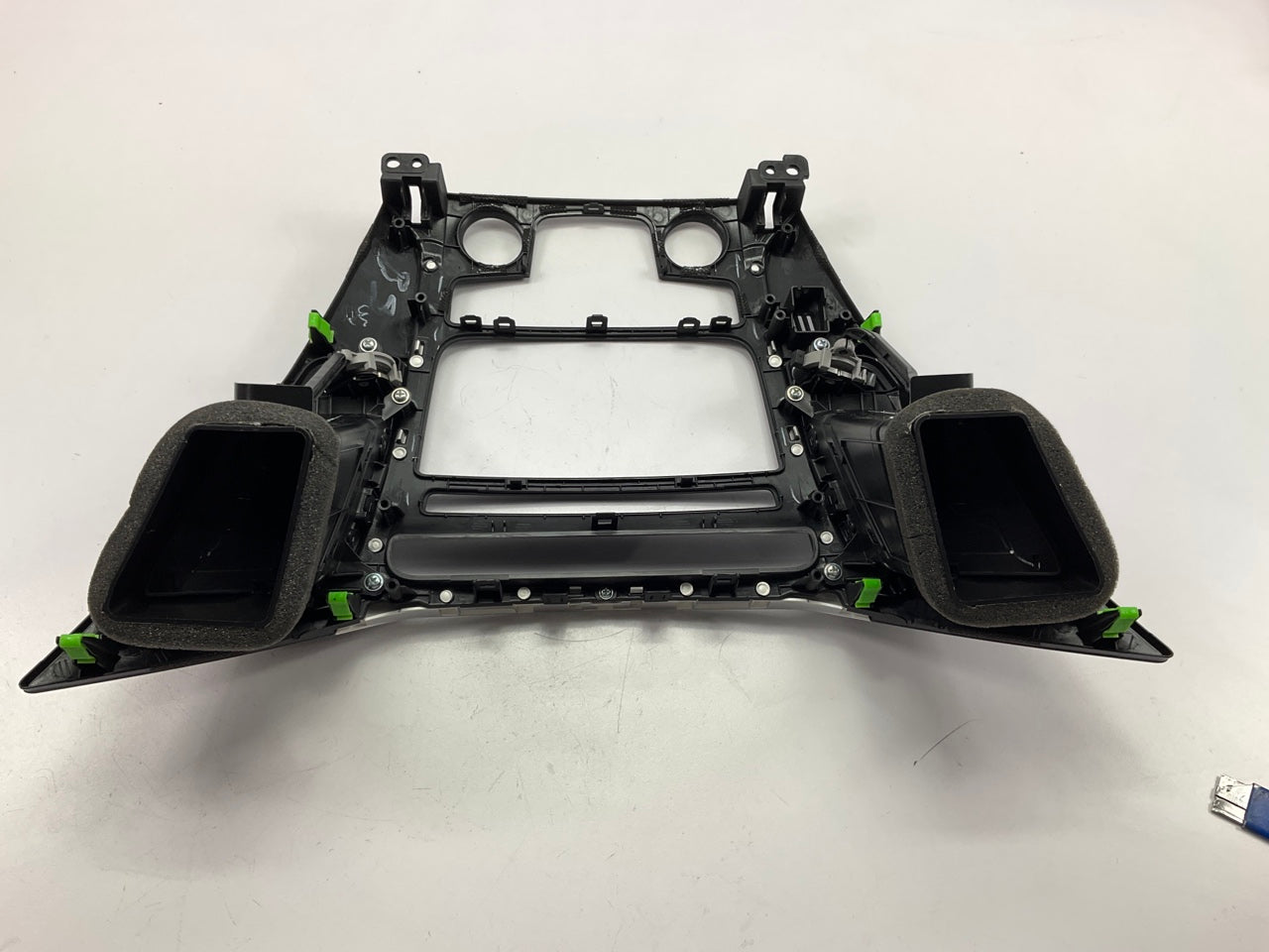 New Center Radio A/C Trim Panel With Air Vents OEM For 2009-2014 Hyundai Sonata