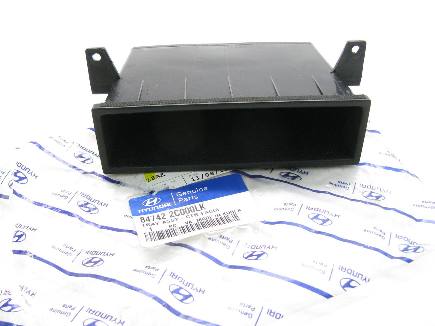 NEW - OEM 847422C000LK Front Dash Panel Center Facia Tray For 2003-2006 Tiburon