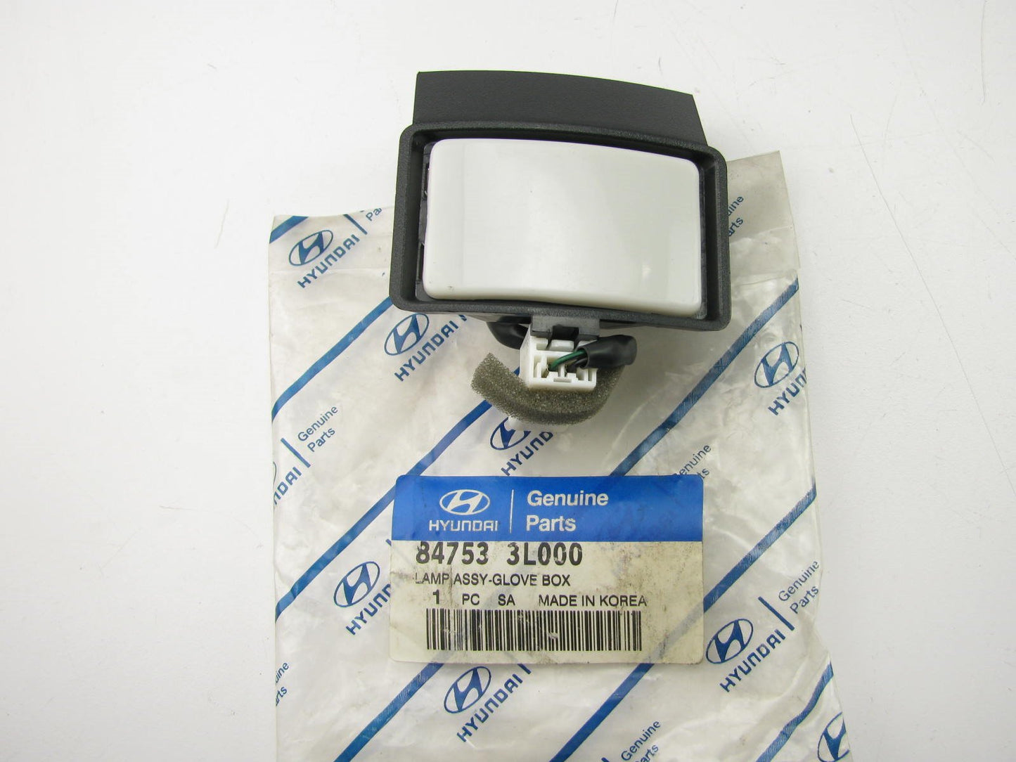 NEW GENUINE Glove Box Lamp Light OEM For 05-06 Azera 847533L000