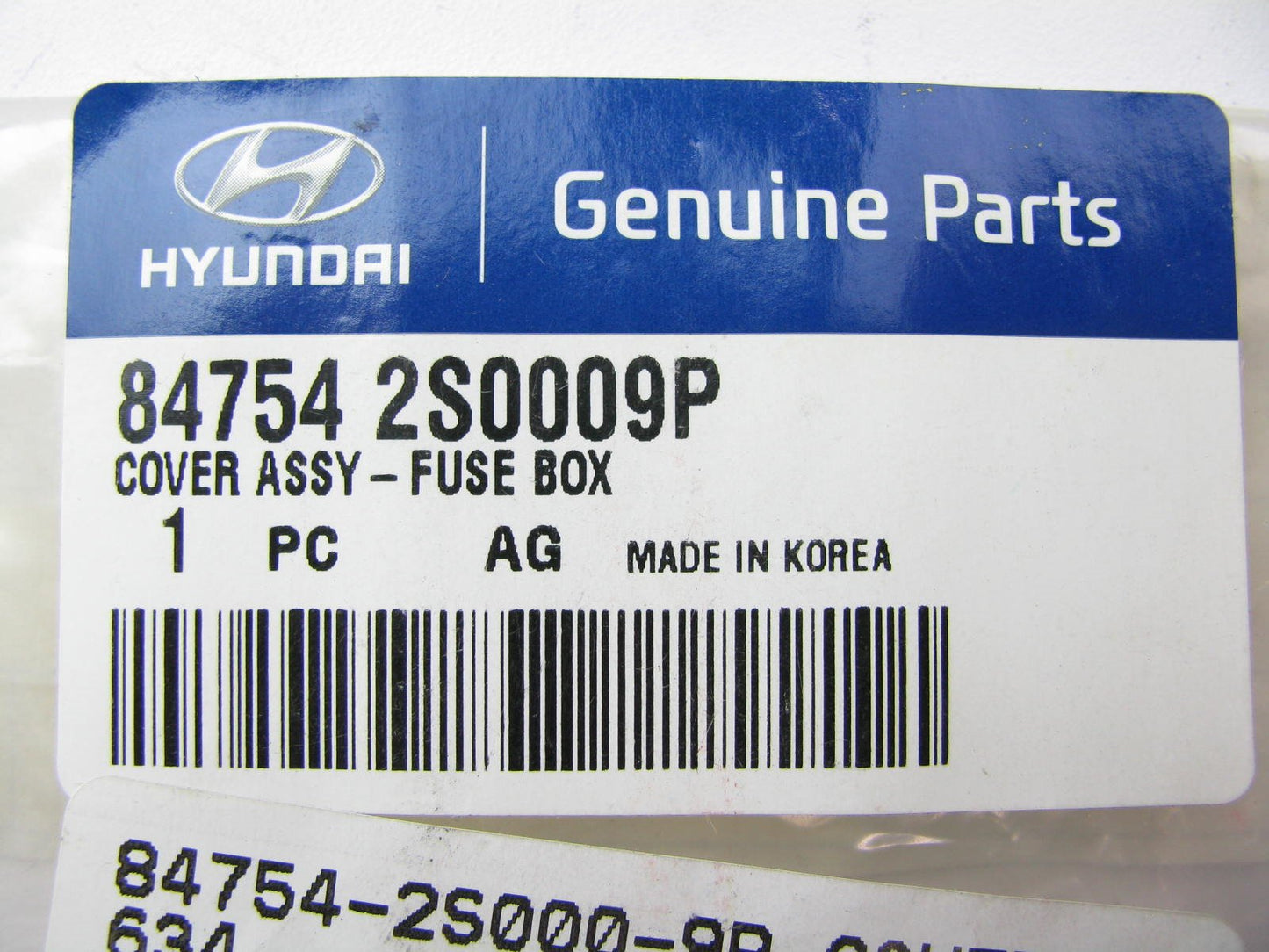 New Genuine Fuse Box Cover Black OEM For 10-15 Hyundai Tucson 847542S0009P