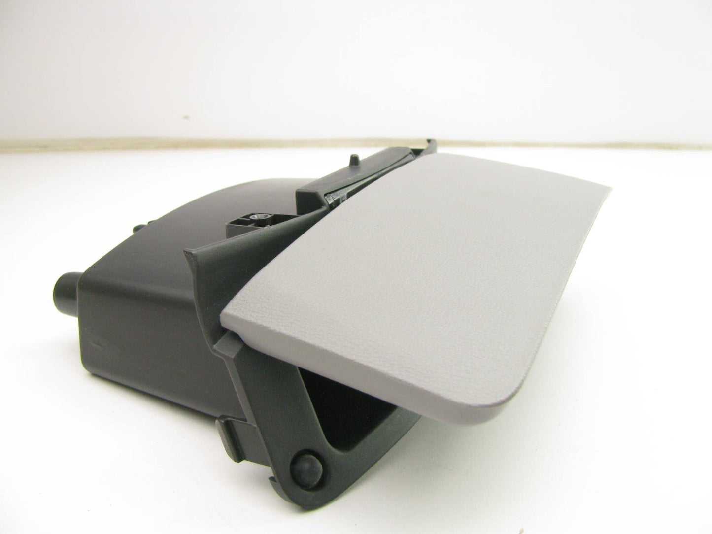 NEW FRONT LOWER Dash Ashtray OEM For Hyundai 2007-2010 Elantra GRAY 847812H0008M