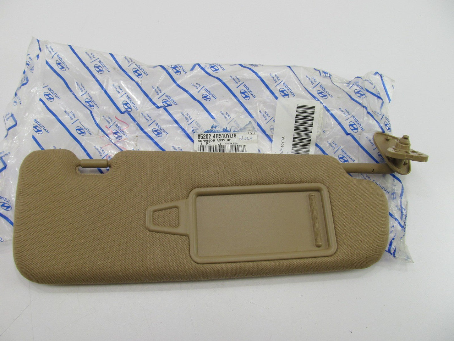 NEW - OEM 852024R510YDA Right Passenger Side Sun Visor For 09-14 Hyundai Sonata