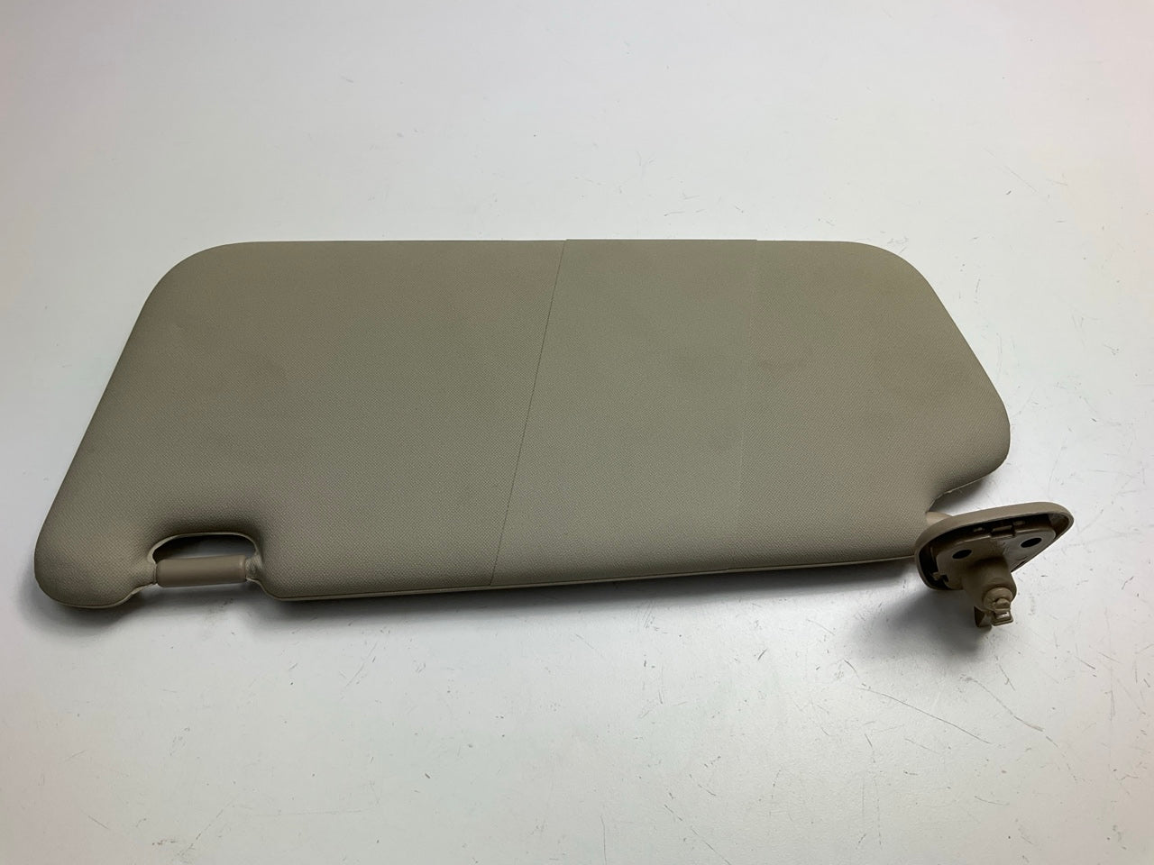 NEW Left Drivers Side Beige Sun Visor OEM For 2006-2007 Accent 852101E400OR