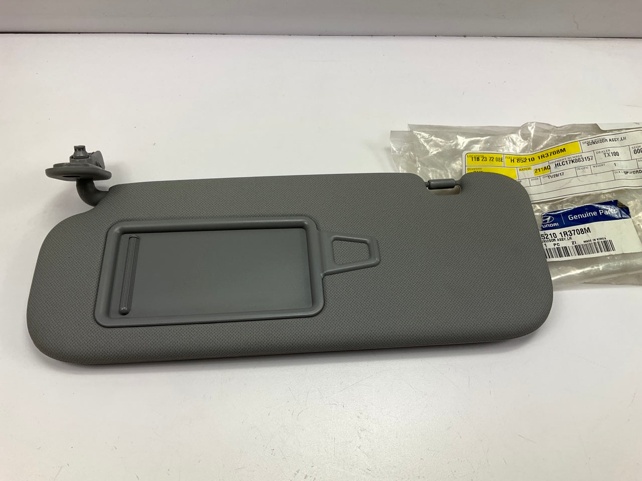 NEW Left Drivers Gray Sun Visor OEM For 2014-2017 Accent Hatchback W/ Sunroof