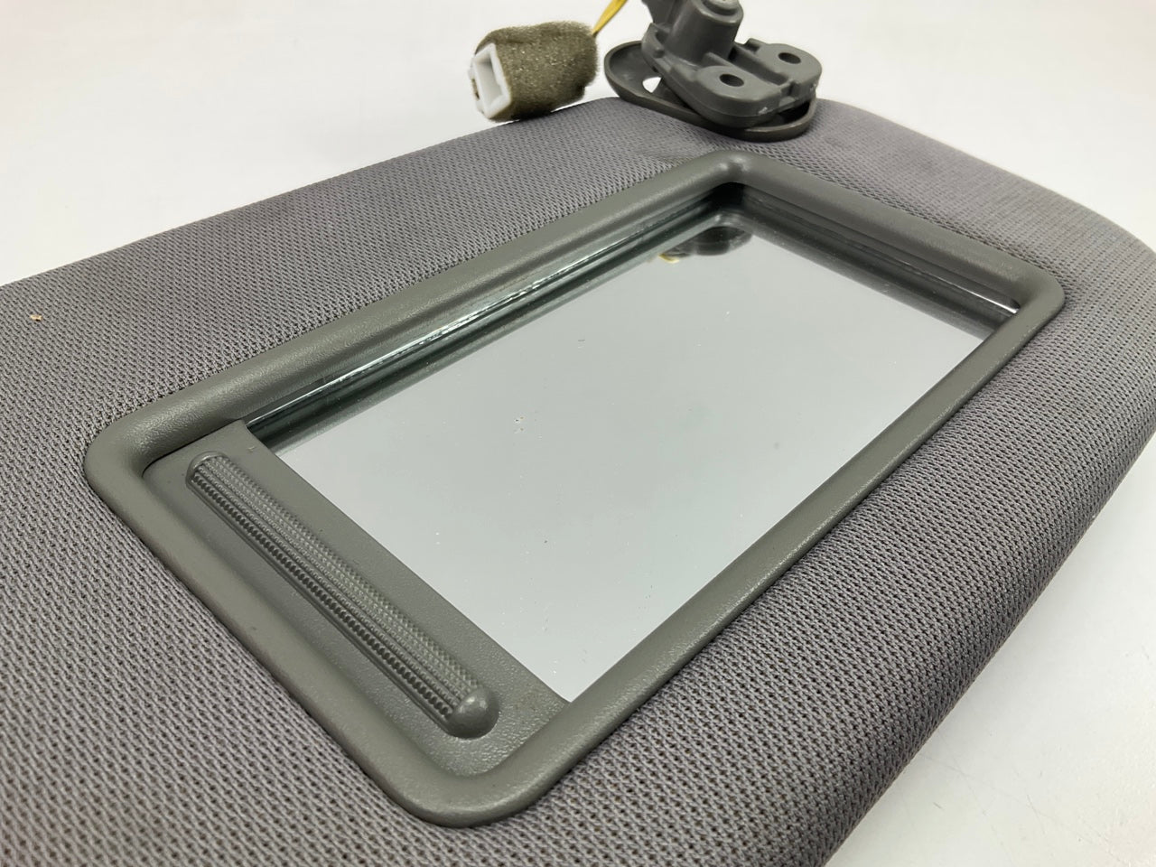 NEW Right Passengers Side Gray Sun Visor OEM For 2007-2009 Santa Fe W/O Sunroof