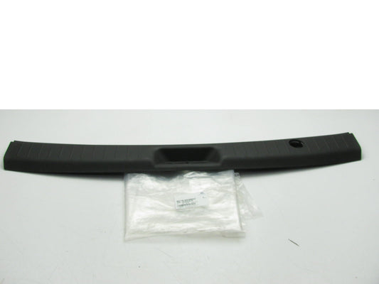 NEW 857700W500HZ REAR Tailgate Trim Sill Plate OEM For 2009-12 Hyundai Santa Fe