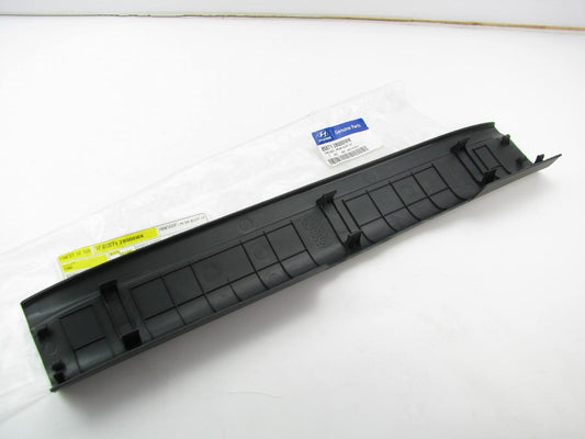 NEW GENUINE Front Left BLACK Door Sill Scuff Plate OEM For 2007-09 Santa Fe