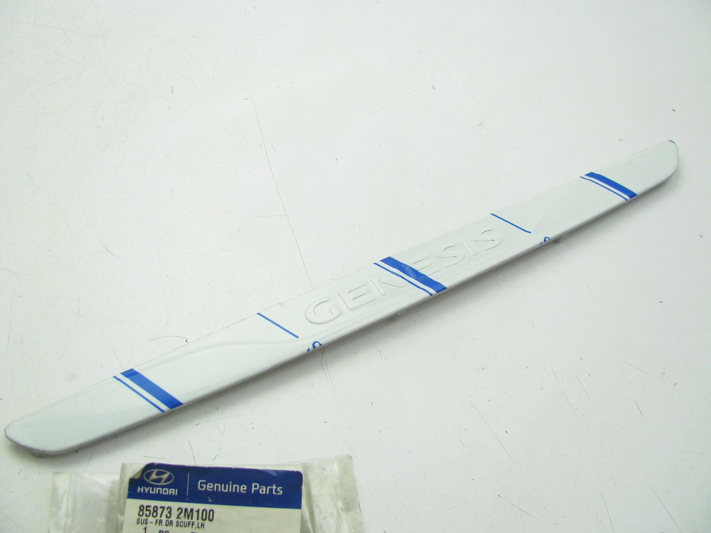 NEW GENUINE Front Left Door Sill Scuff Plate Trim OEM For 2008-2016 Genesis