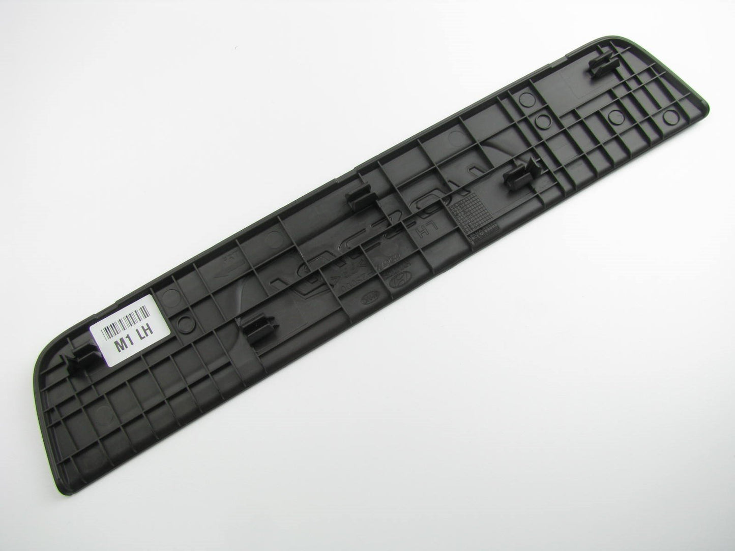 NEW GENUINE Front Left Drivers Door Sill Trim Scuff Plate OEM For 2010-15 Tucson