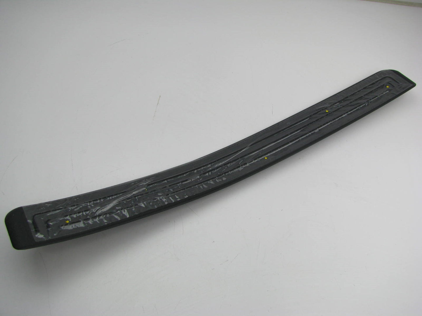 New Genuine Front Left Door Sill Scuff Plate Trim BLACK OEM For 2011-14 Genesis