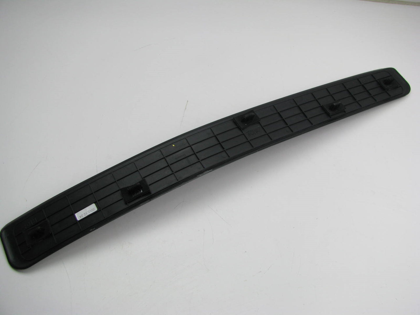 New Genuine Front Left Door Sill Scuff Plate Trim BLACK OEM For 2011-14 Genesis