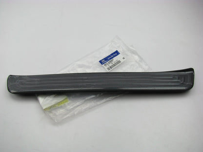 New OEM Front Left Side Door Sill Scuff Plate Trim BLACK For 12-17 Hyundai Azera