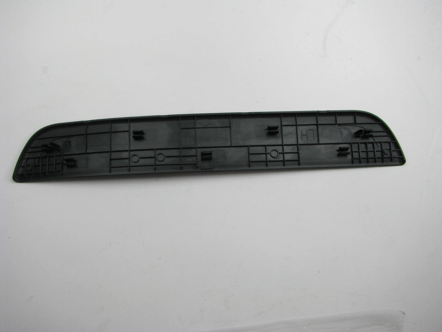 New Genuine FRONT LEFT Side Door Sill Plate BLACK OEM For 2013-2017 Elantra GT