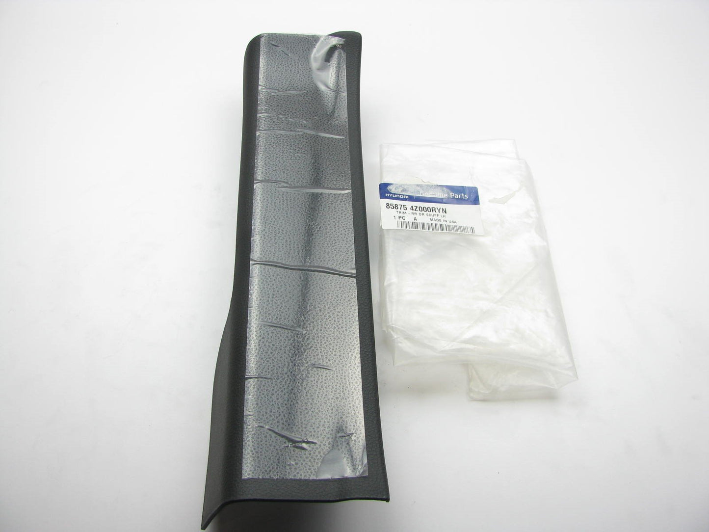 REAR LEFT (Drivers Side Rear) Door Sill Scuff Plate OEM For 2013-2015 Santa Fe