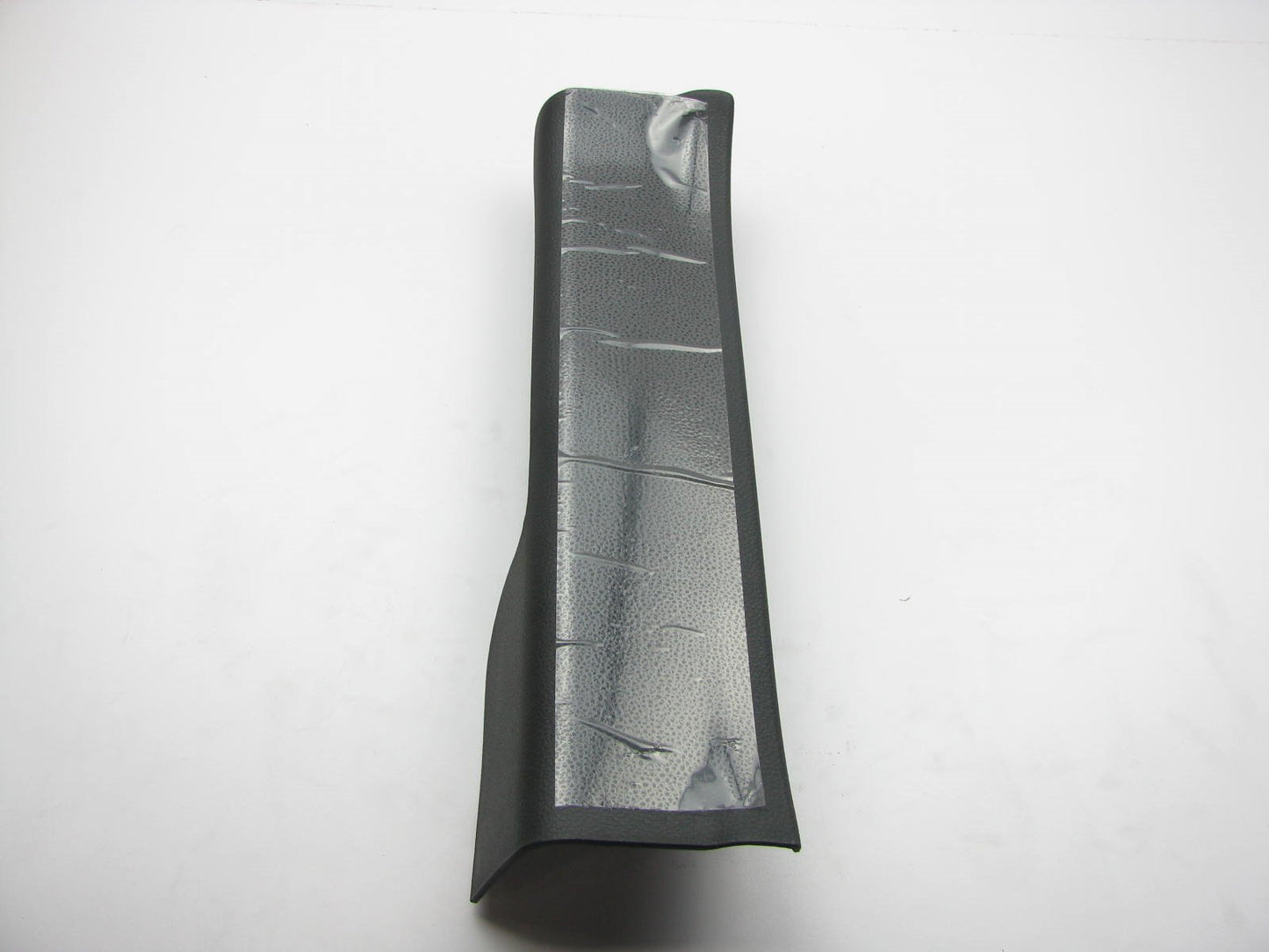 REAR LEFT (Drivers Side Rear) Door Sill Scuff Plate OEM For 2013-2015 Santa Fe