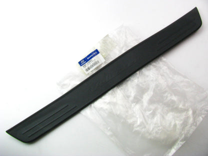 New Front Left Side Door Step Sill Plate Trim For 12-15 Veloster 858812V000RY
