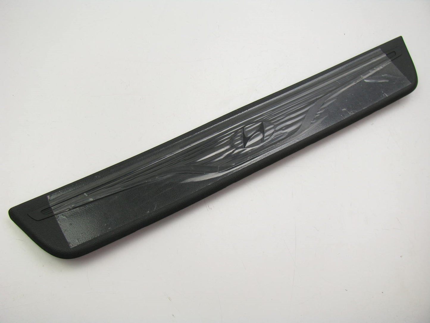 New OEM Front Right Side Door Sill Scuff Plate Trim BLACK For 12-14 Elantra
