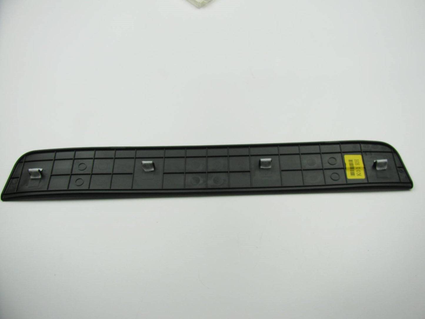 NEW - OEM 858852B000HZ Front Right Door Scuff Door Sill Plate For 10-12 Santa Fe