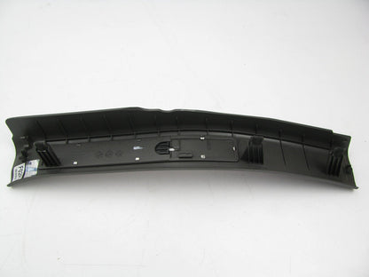 NEW GENUINE Rear Right Passengers Side Door Sill Plate OEM For 09-14 Genesis