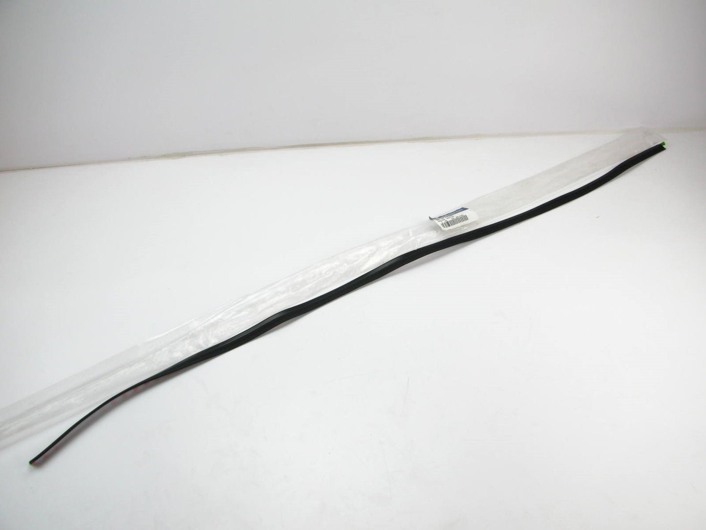NEW GENUINE Upper Windshield Molding Strip OEM For 2013-2015 Santa Fe 861302W000