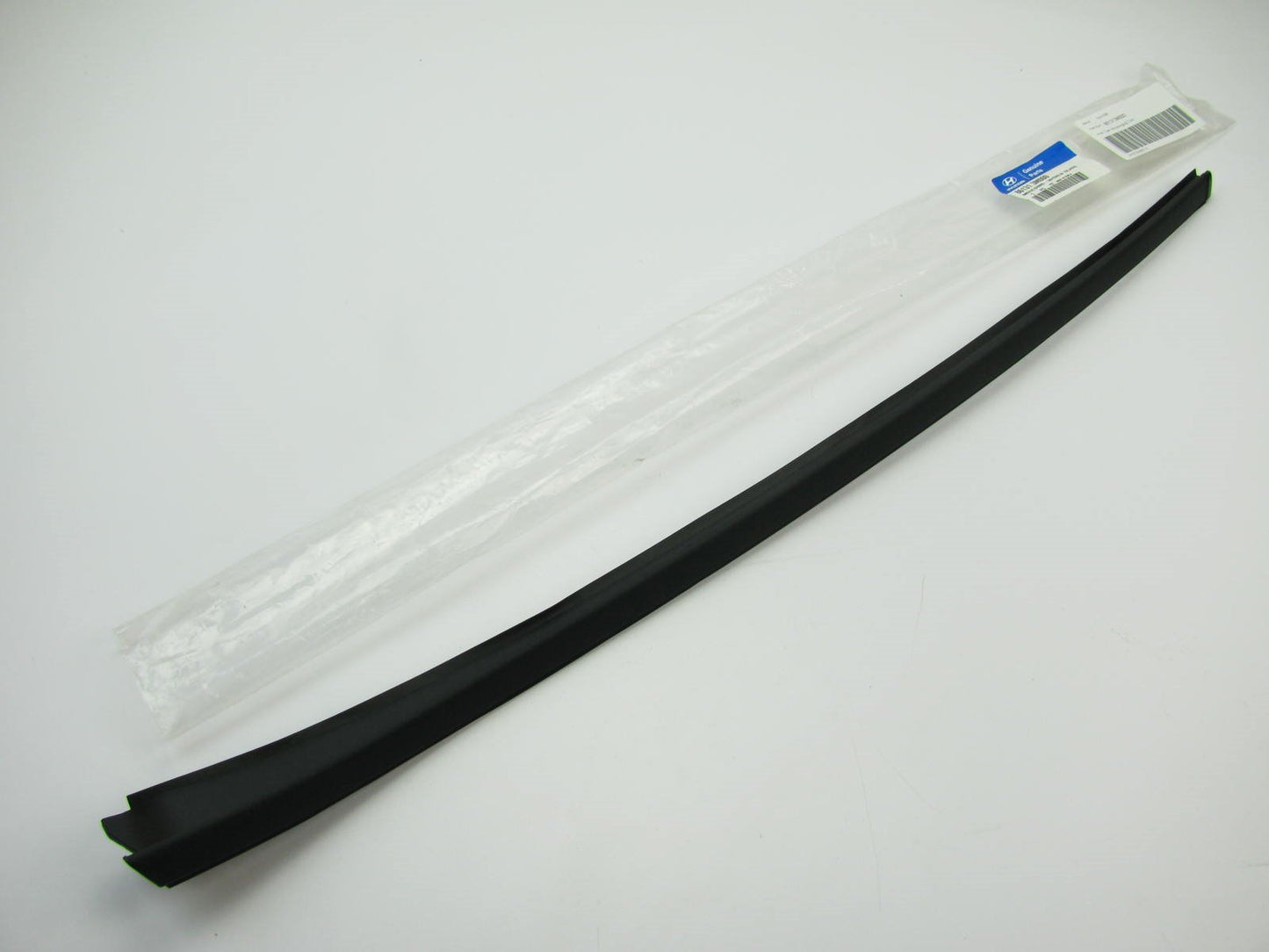 Exterior Windshield Glass Molding Trim Strip Left Drivers Side For 09-11 Genesis