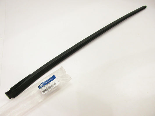 NEW FRONT RIGHT OUTER Windshiled Trim Moulding OEM For 11-15 Hyundai Sonata
