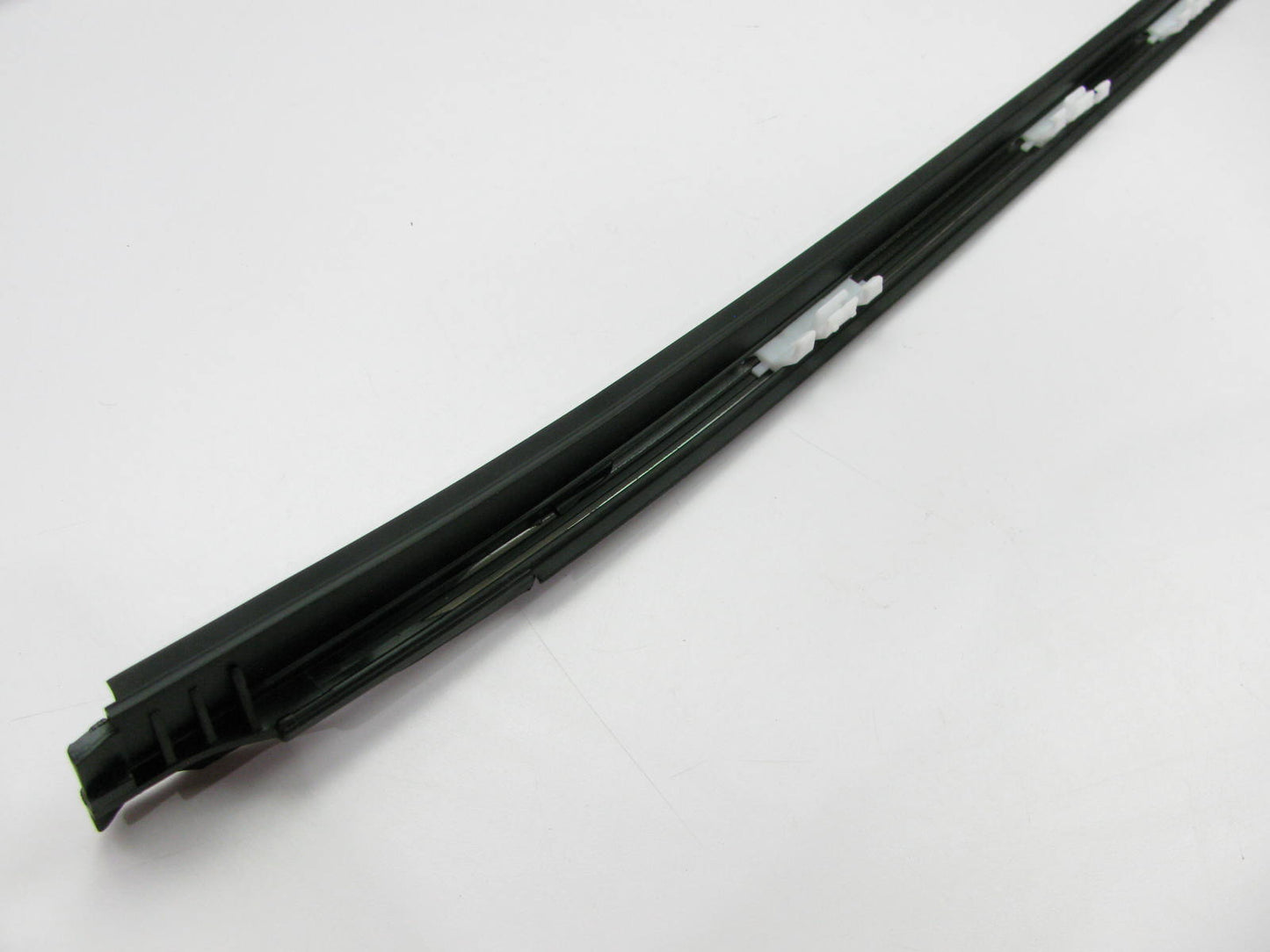 NEW FRONT RIGHT OUTER Windshiled Trim Moulding OEM For 11-15 Hyundai Sonata