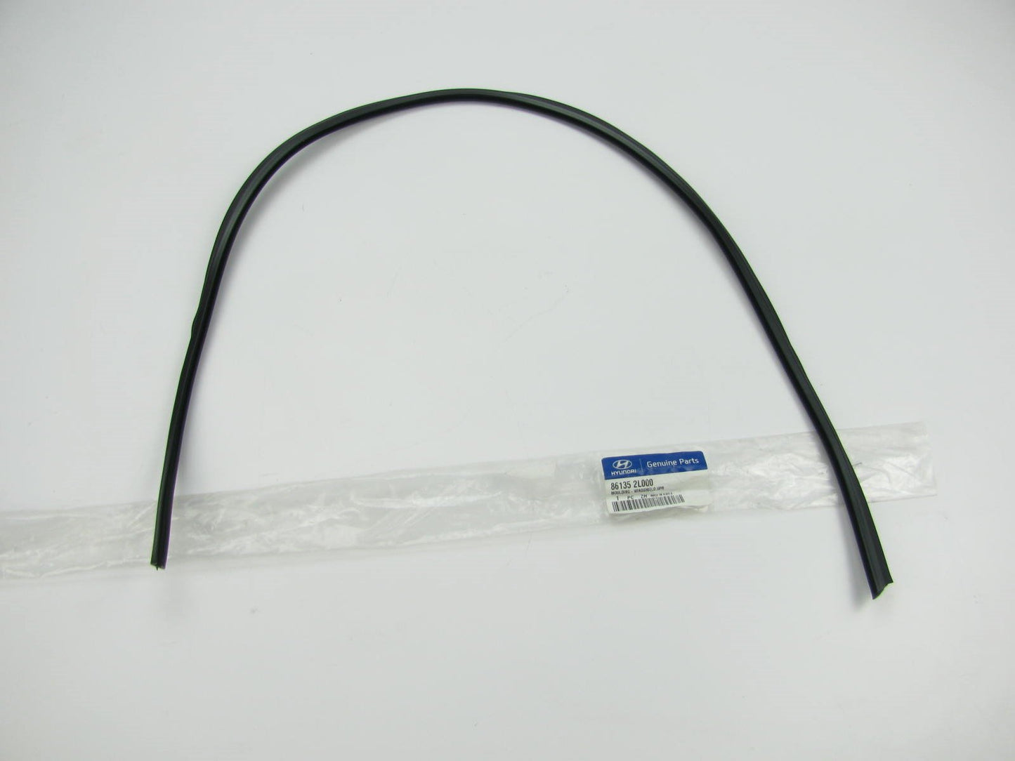 NEW GENUINE Windshield Reveal Moulding Seal OEM For 2009-2012 Elantra Hatchback