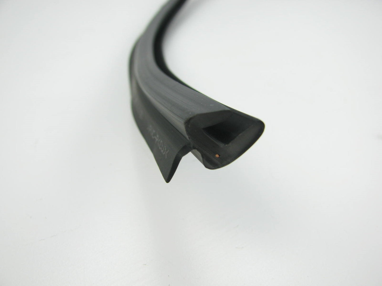 NEW GENUINE Windshield Reveal Moulding Seal OEM For 2009-2012 Elantra Hatchback