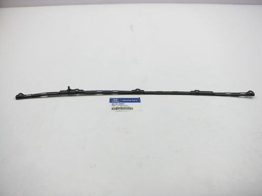 New OEM Windshield Moulding Mounting Bracket Right Passenger For 06-10 Sonata