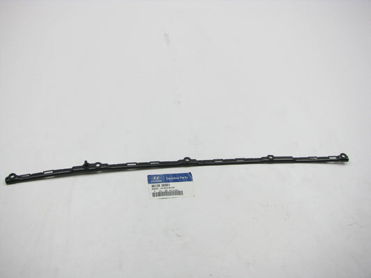 New OEM Windshield Moulding Mounting Bracket Right Passenger For 06-10 Sonata