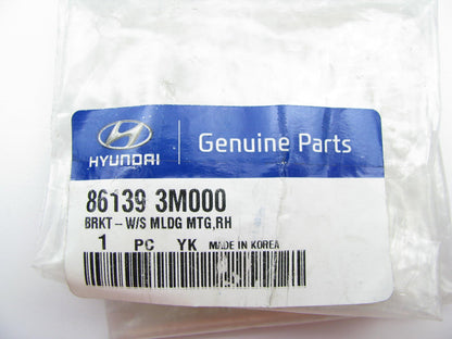 New Right Passengers Side Windshield Moulding Retainer Bracket For 09-14 Genesis