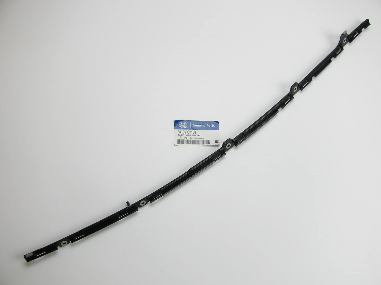 New Windshield Moulding Mounting Bracket Retainer Right Side For 2015-16 Sonata