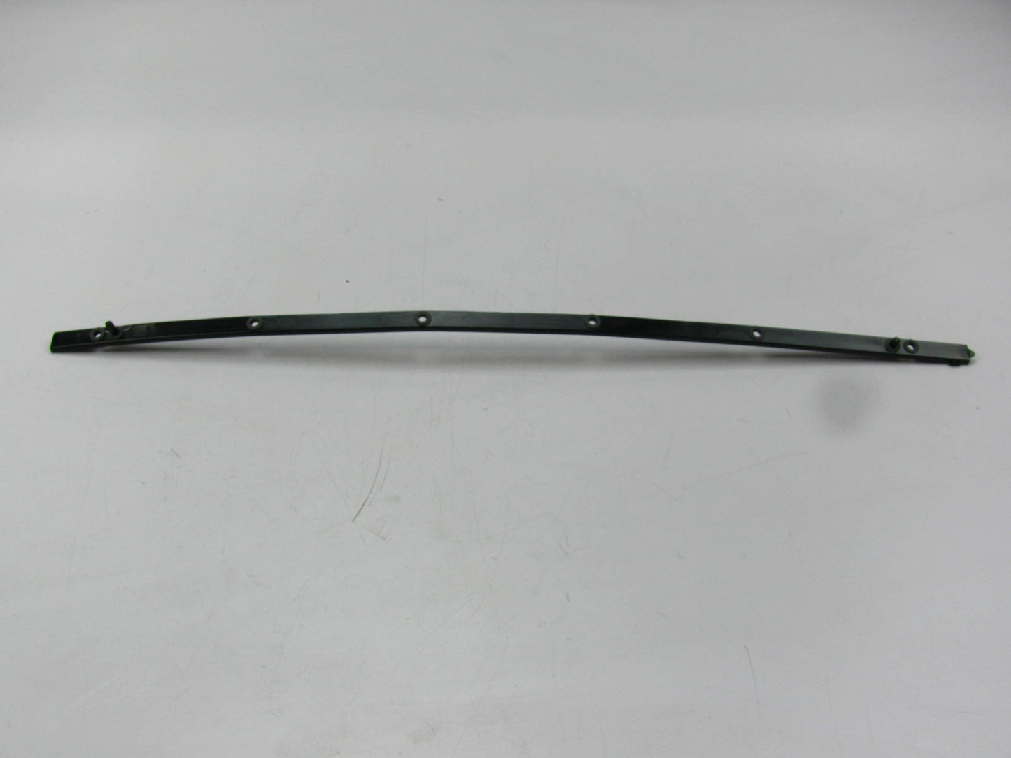 NEW - OEM Left Drivers Side Windshield Molding Bracket For 2012-17 Hyundai Azera