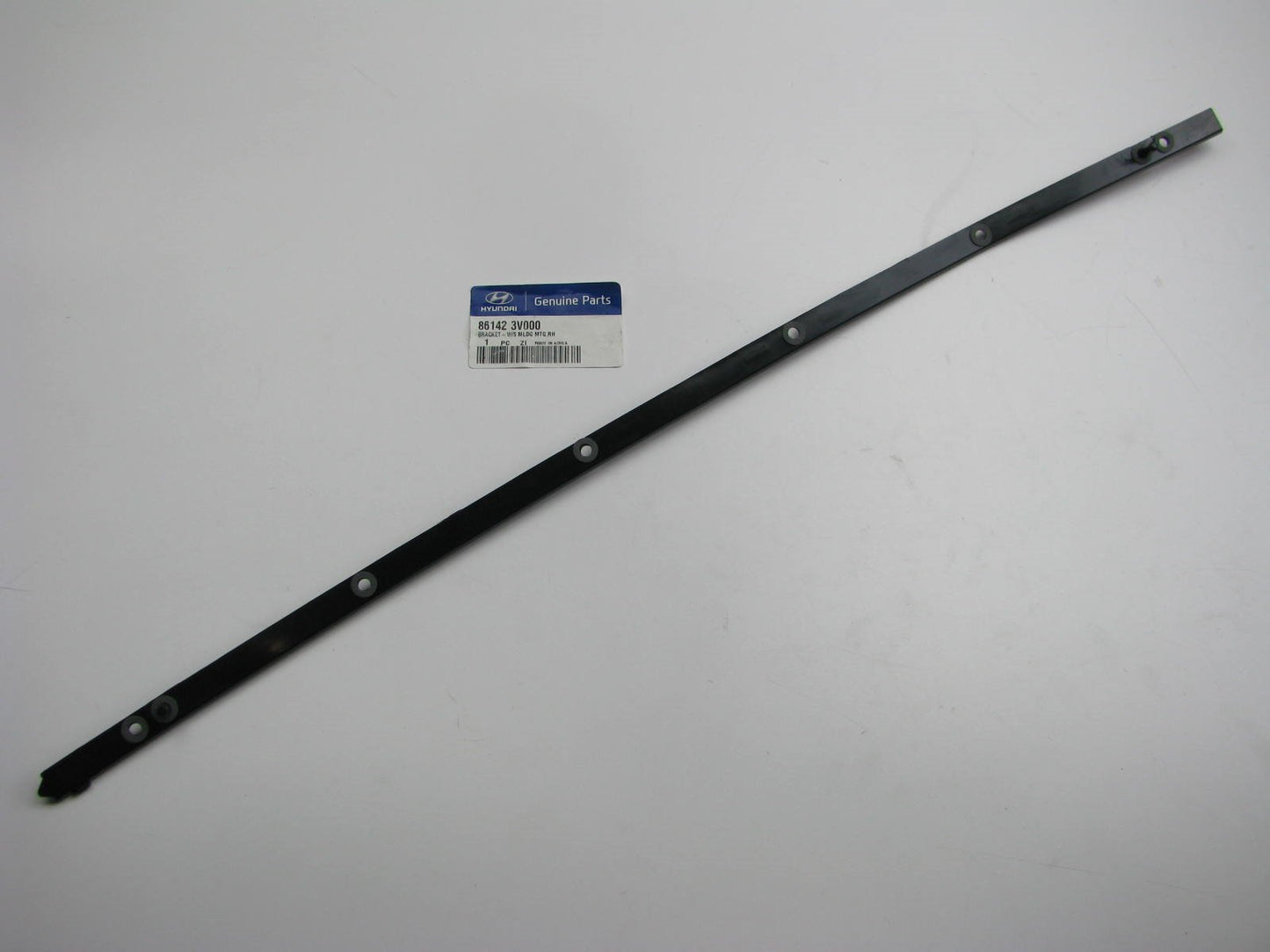 Right Passengers Side Windshield Molding Bracket OEM For 2012-2017 Hyundai Azera
