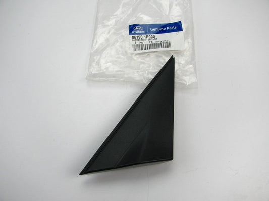 Front Right (Passengers) Windshield Glass Corner Molding Triangle 2012-17 Accent