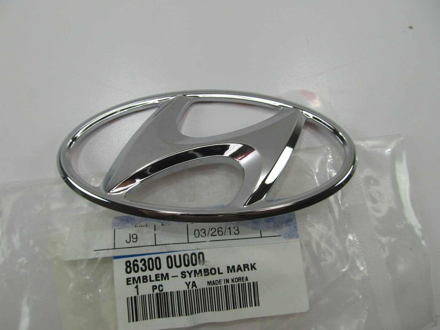 Rear Trunk *H* Symbol Logo OEM For 2012-14 Hyundai Accent SEDAN  863000U000