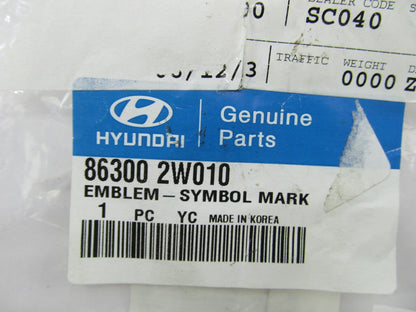 NEW - OEM  *H* Emblem Lift Gate Rear For 13-15 Hyundai Santa Fe 863002W010