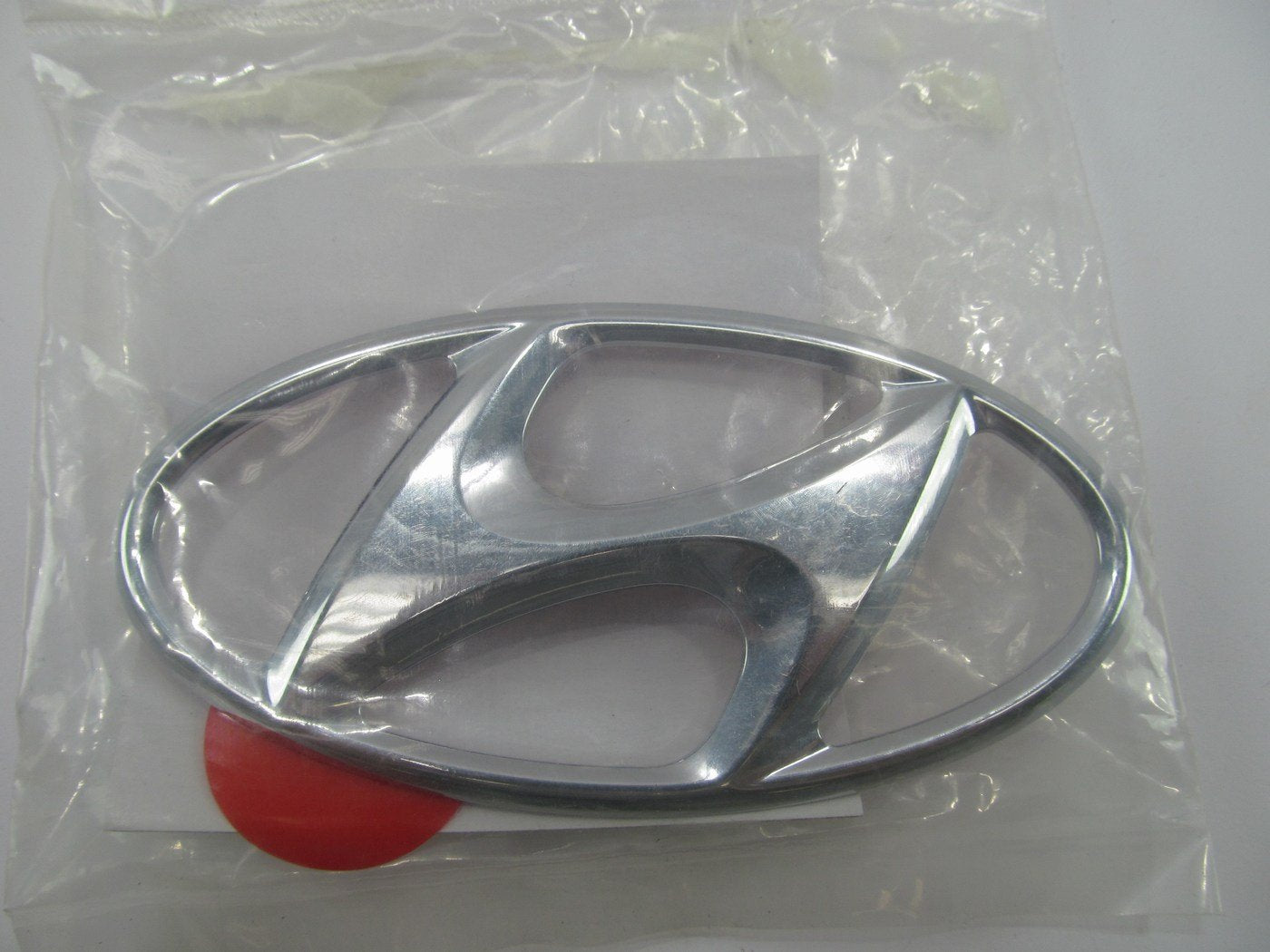 NEW GENUINE Rear Trunk Emblem OEM For 2012-2014 Hyundai Azera 863003V000