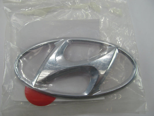 NEW GENUINE Rear Trunk Emblem OEM For 2012-2014 Hyundai Azera 863003V000