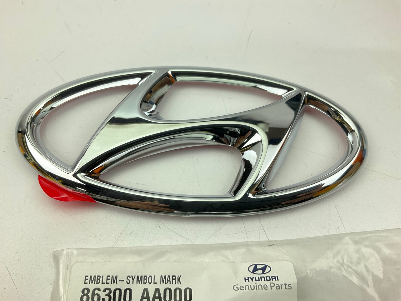 NEW - OEM 86300AA000 REAR Trunk Emblem ''H'' For 2021-2023 Hyundai Elantra