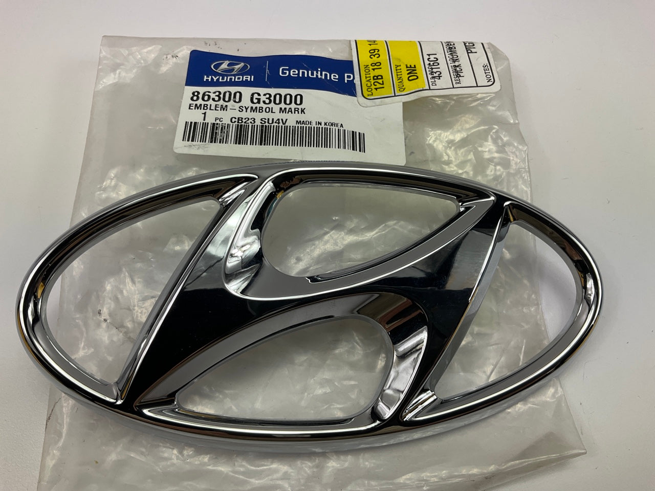 NEW Front Grille Emblem Logo OEM For 2018-2020 Hyundai Elantra GT 86300G3000