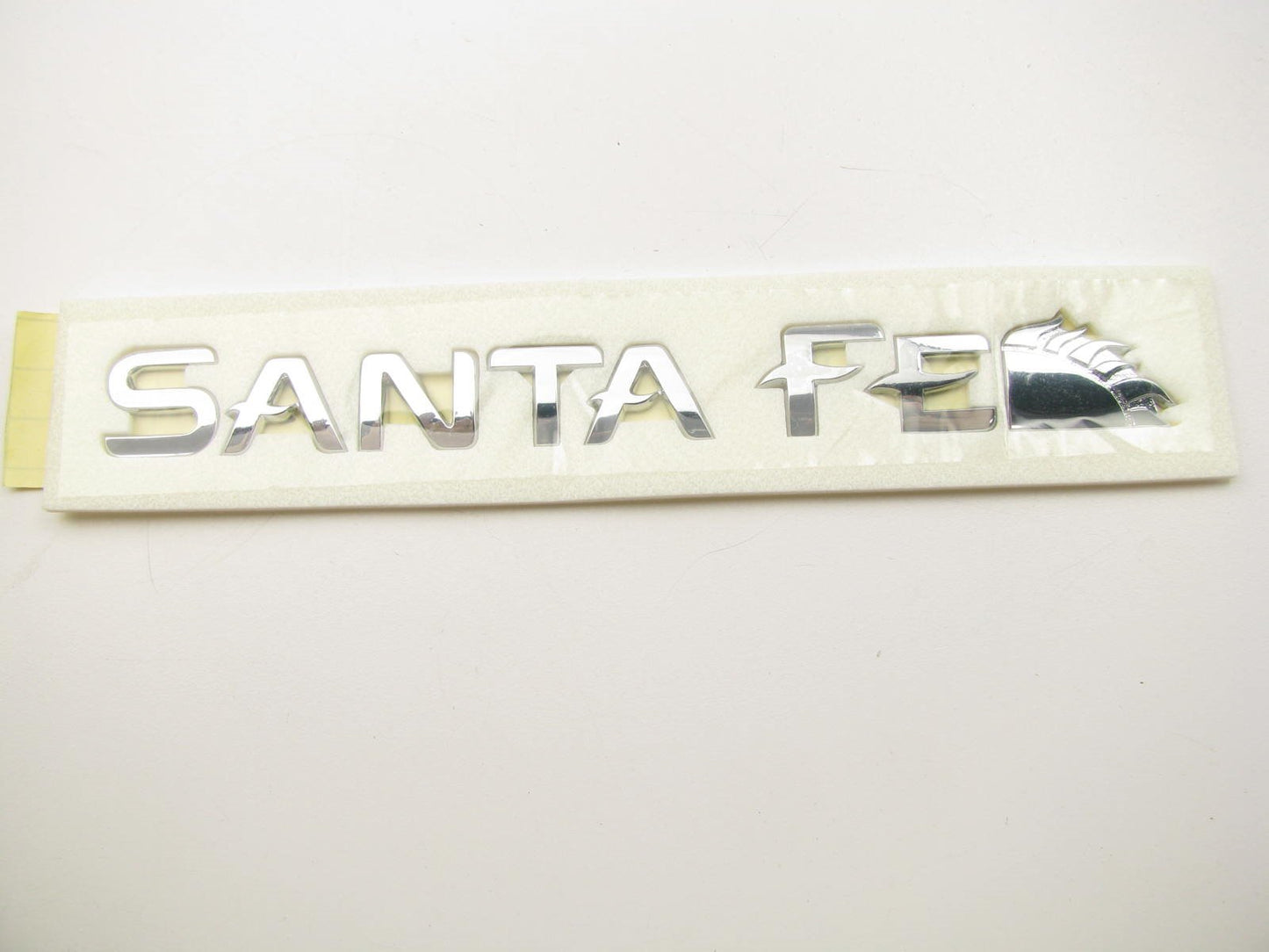 NEW - OEM Lift Gate Rear Emblem Badge Nameplate For 01-06 Santa Fe 8631026900