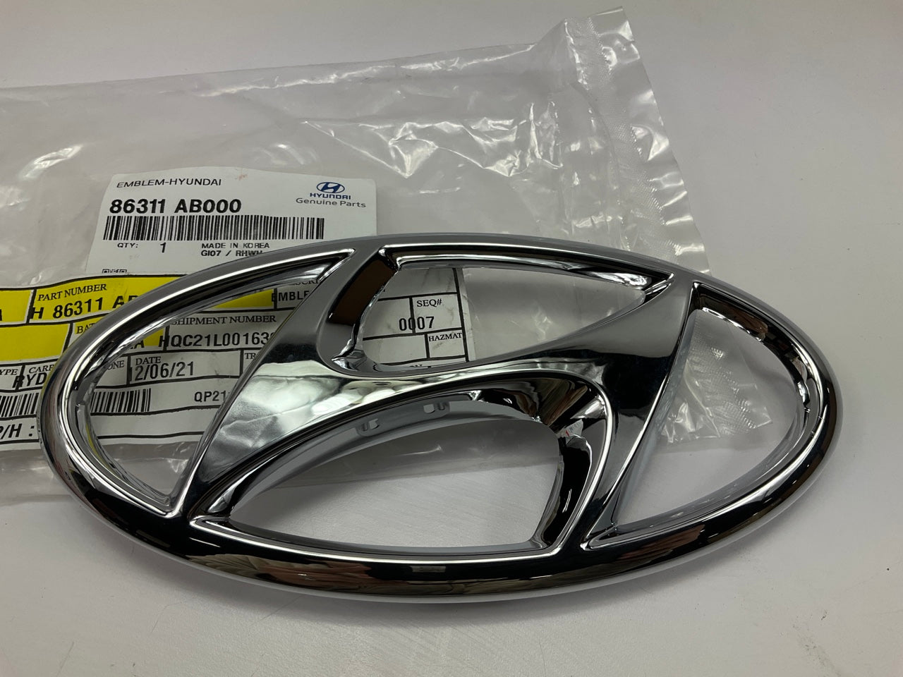 NEW Front End Front Bumper Cover *H* Emblem OEM For 2021-2023 Elantra 86311AB000